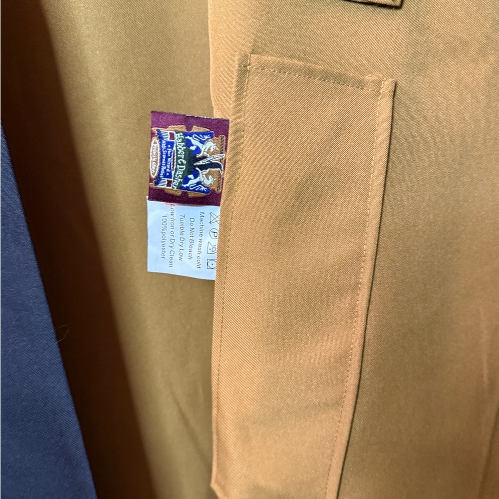 Hufflepuff Robes - Picture 5 of 6